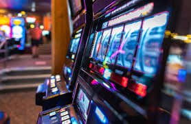 Platform 1nwin menampilkan berbagai kategori permainan dan sportsbook yang tersedia untuk member